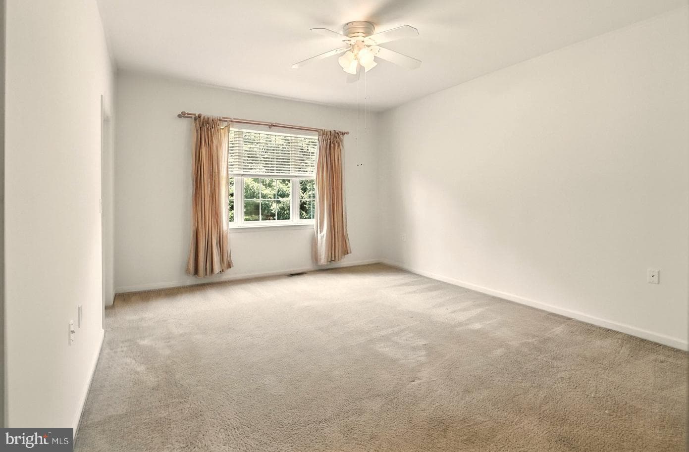6632 Blue Heather Court photo 9