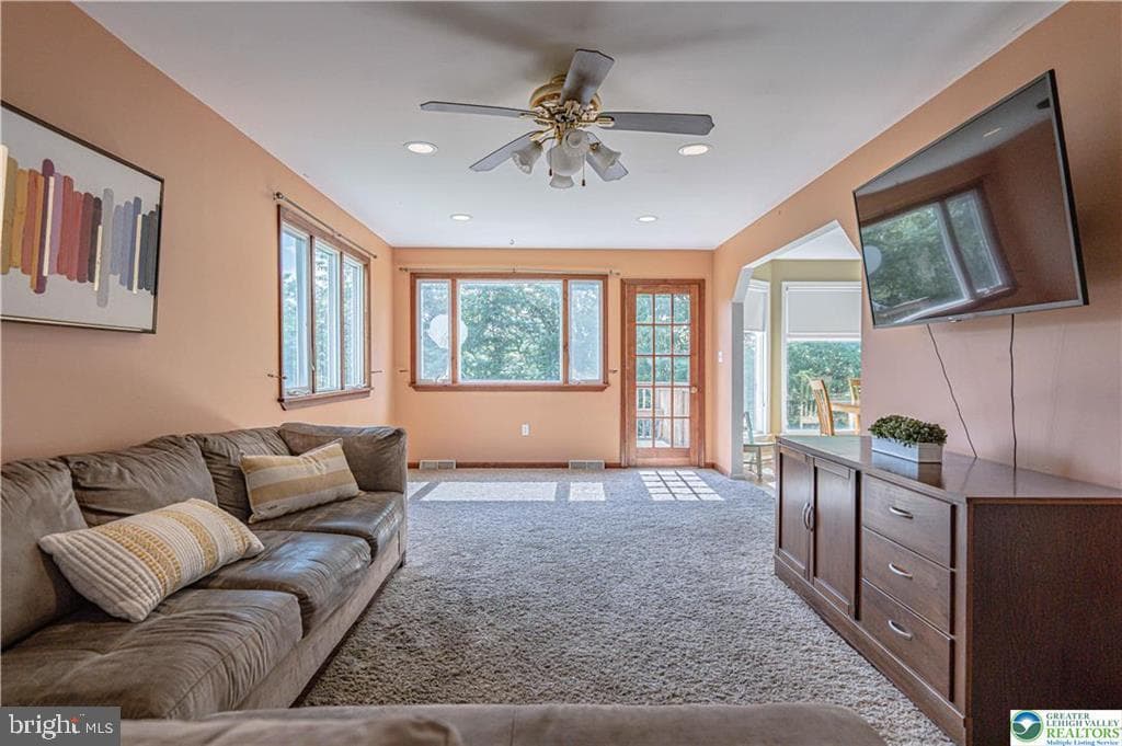5460 Devonshire Court photo 10