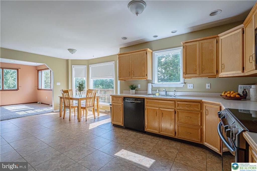 5460 Devonshire Court photo 16