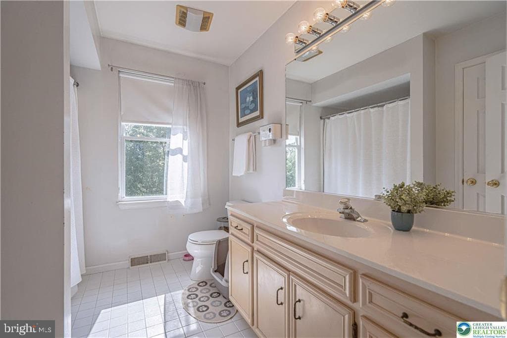 5460 Devonshire Court photo 31