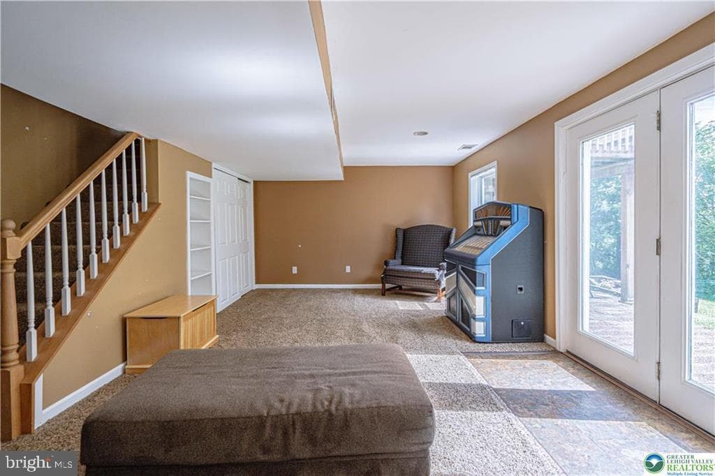 5460 Devonshire Court photo 35