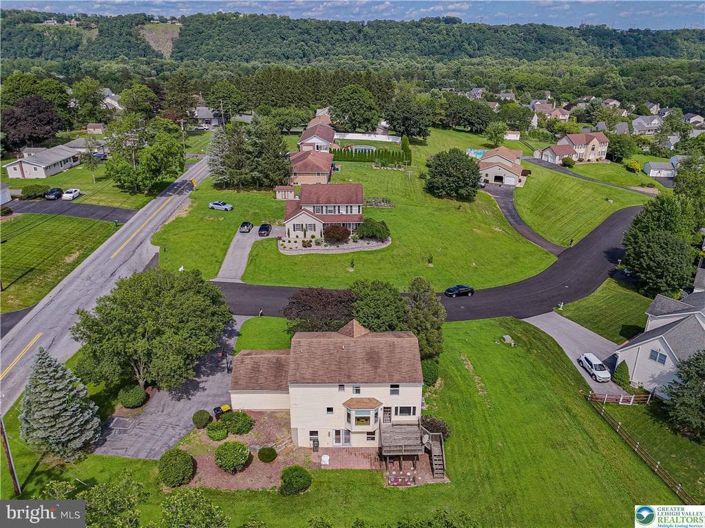 5460 Devonshire Court photo 46