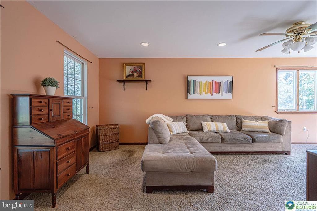 5460 Devonshire Court photo 8