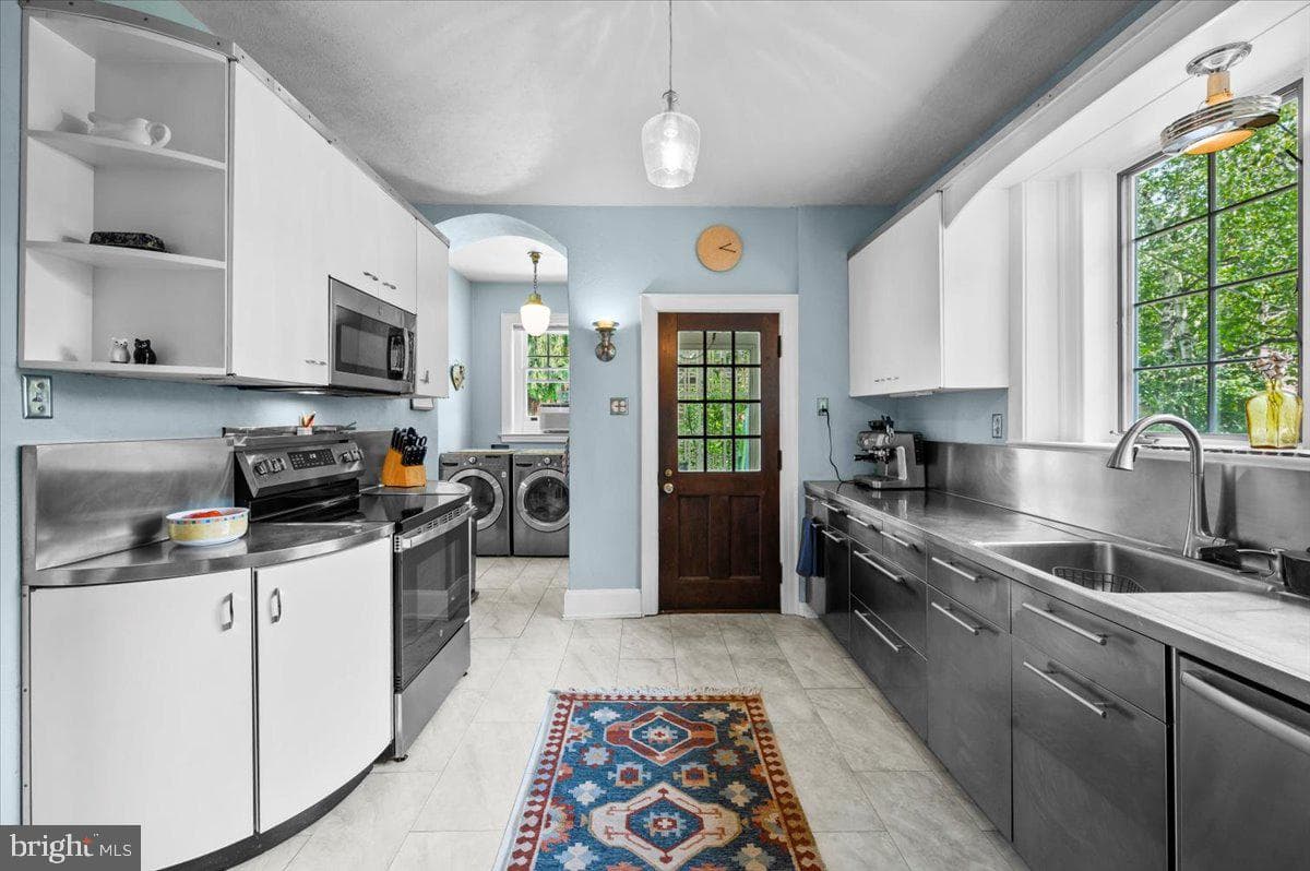 2544 W Washington Street photo 17