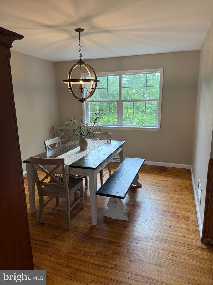 5267 Thompson Street photo 4