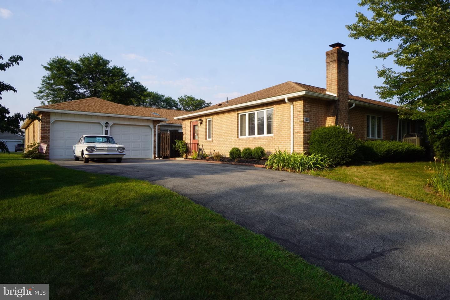 5691 Merion Lane photo 2
