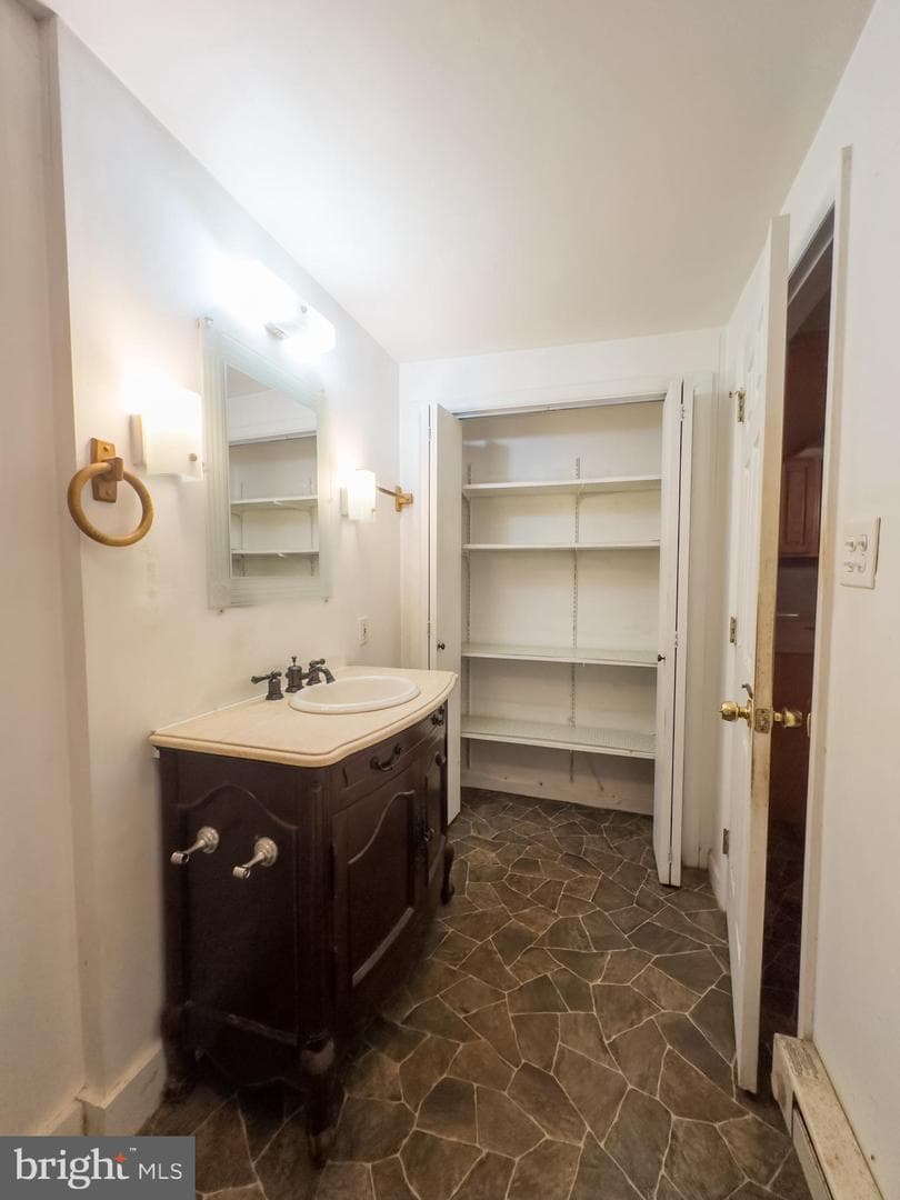 7921 Corning Road photo 19
