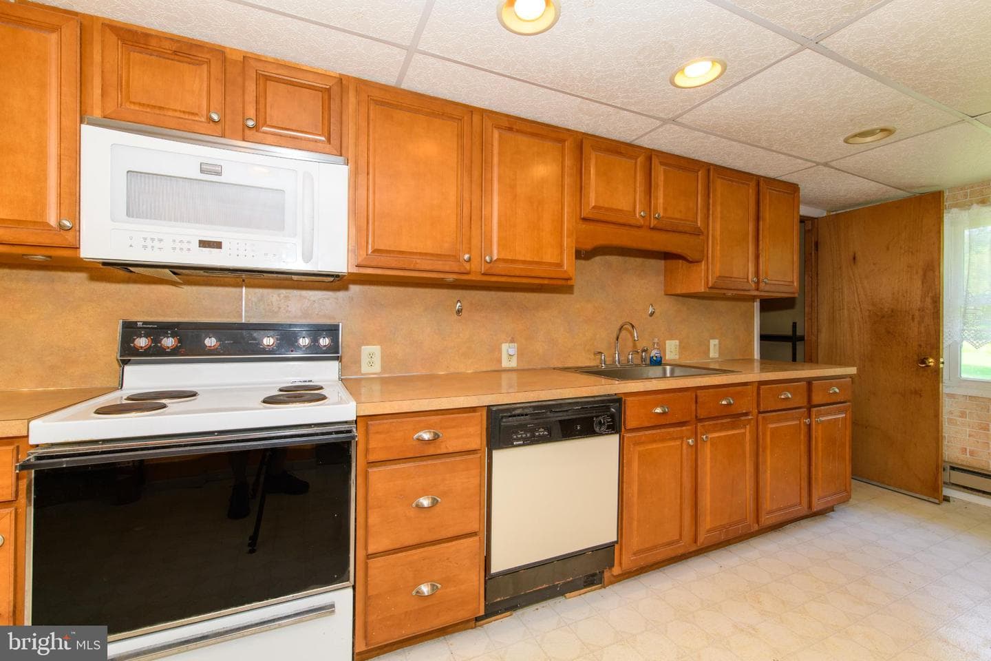 7921 Corning Road photo 24