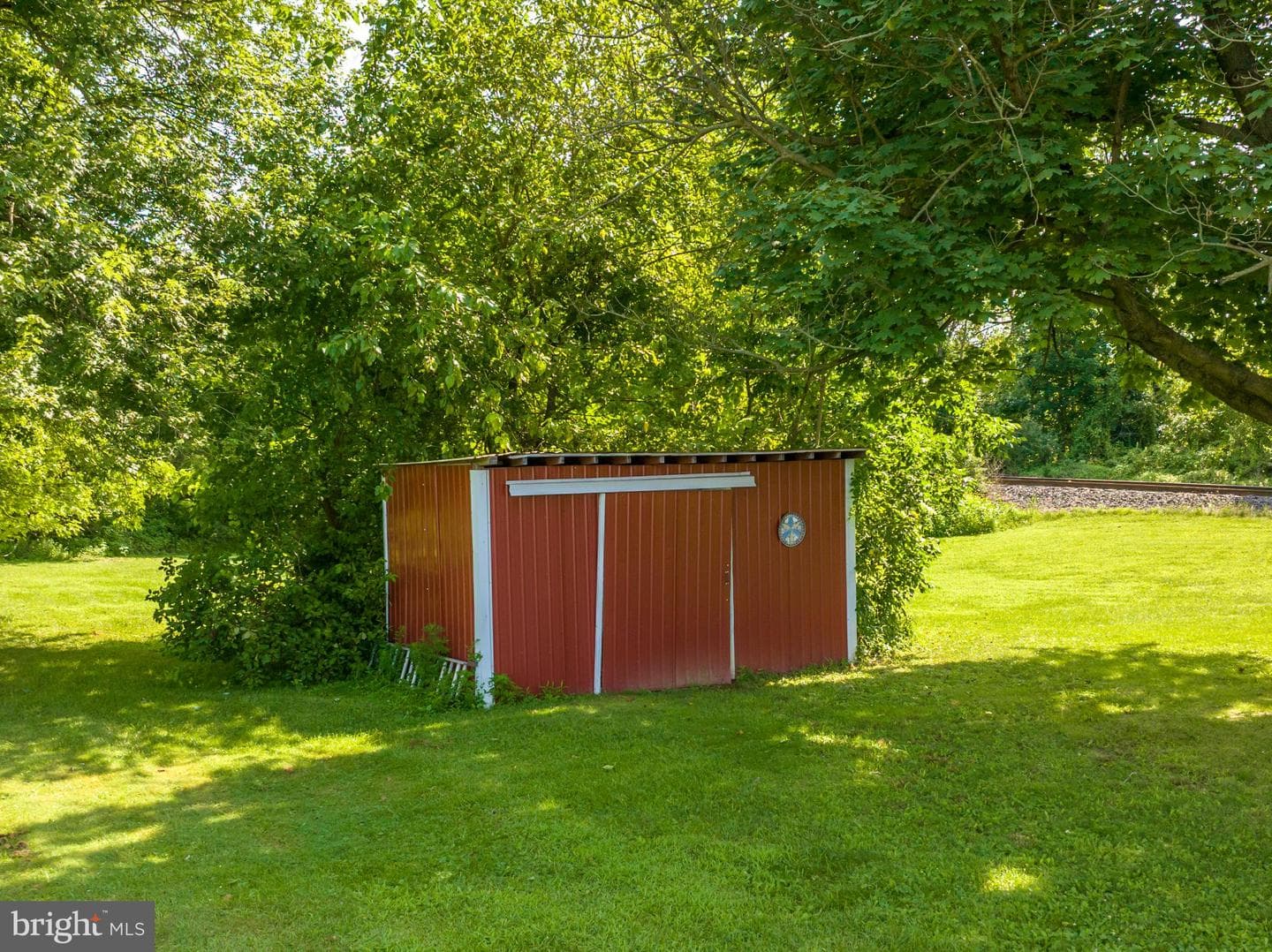 7921 Corning Road photo 32