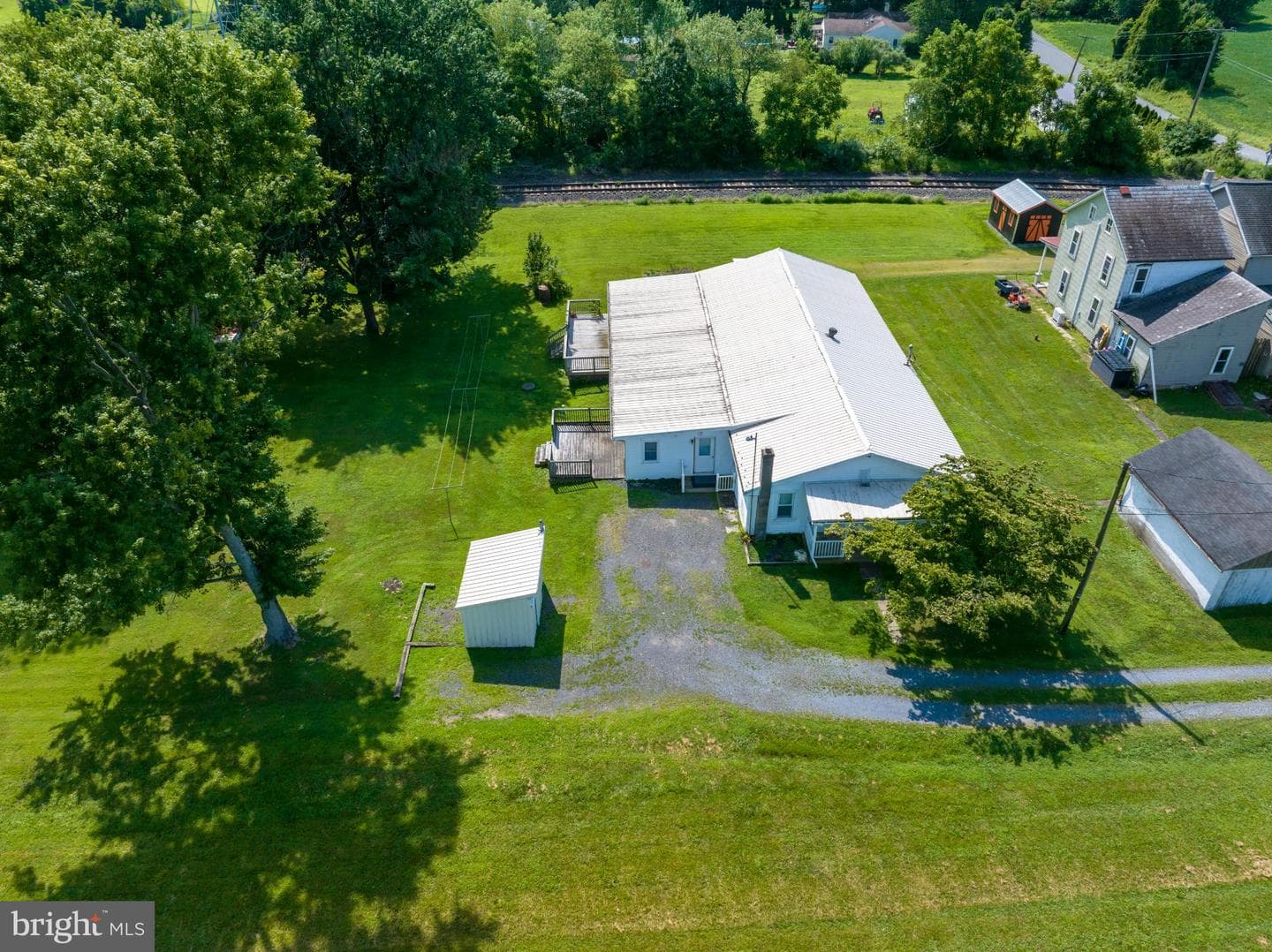 7921 Corning Road photo 34