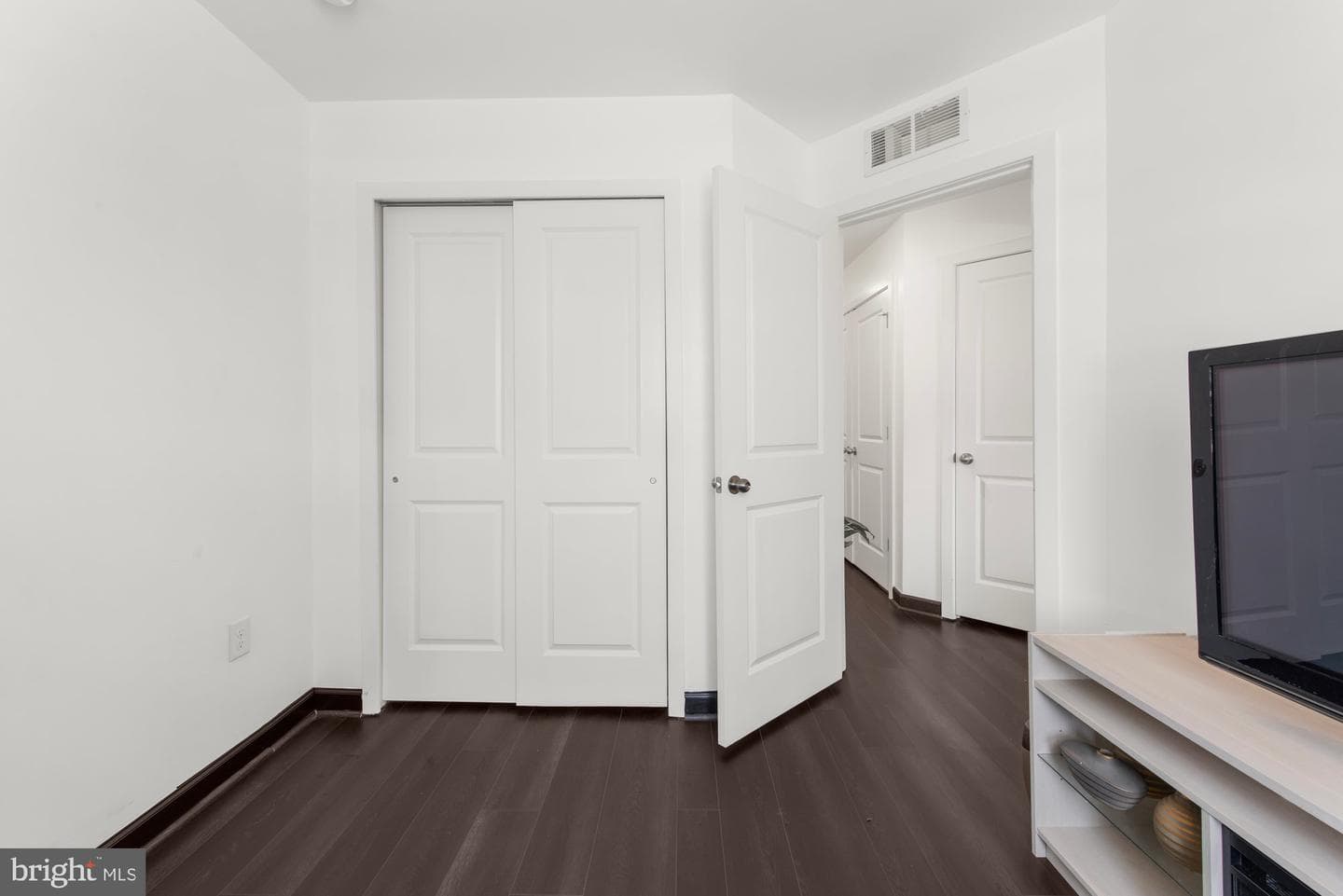 7555 Clayton Avenue photo 30