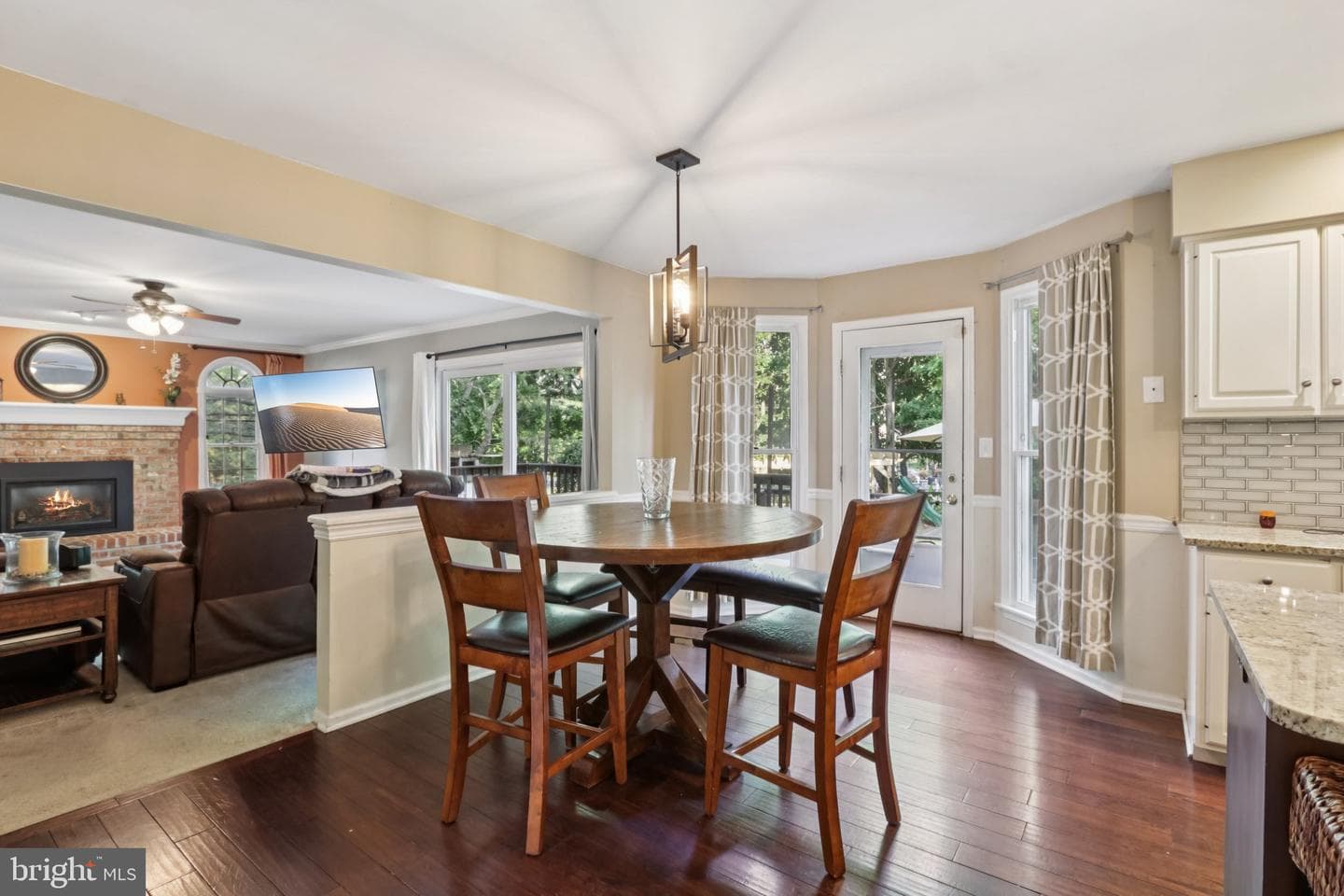 2454 Dubonnet Drive photo 8