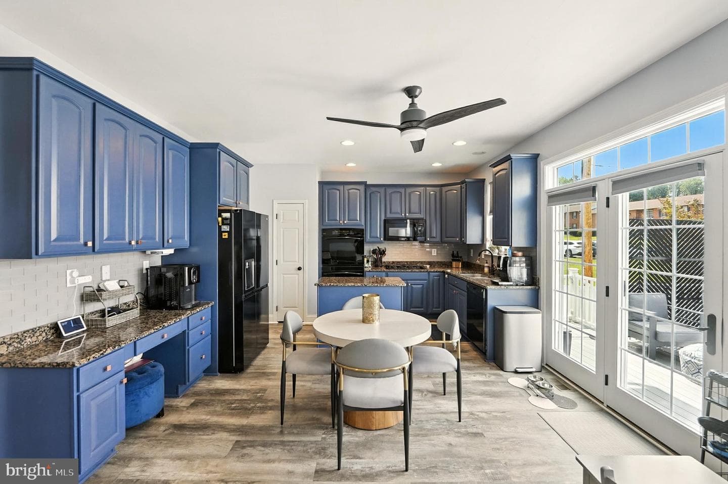 2426 S Wood Street photo 9