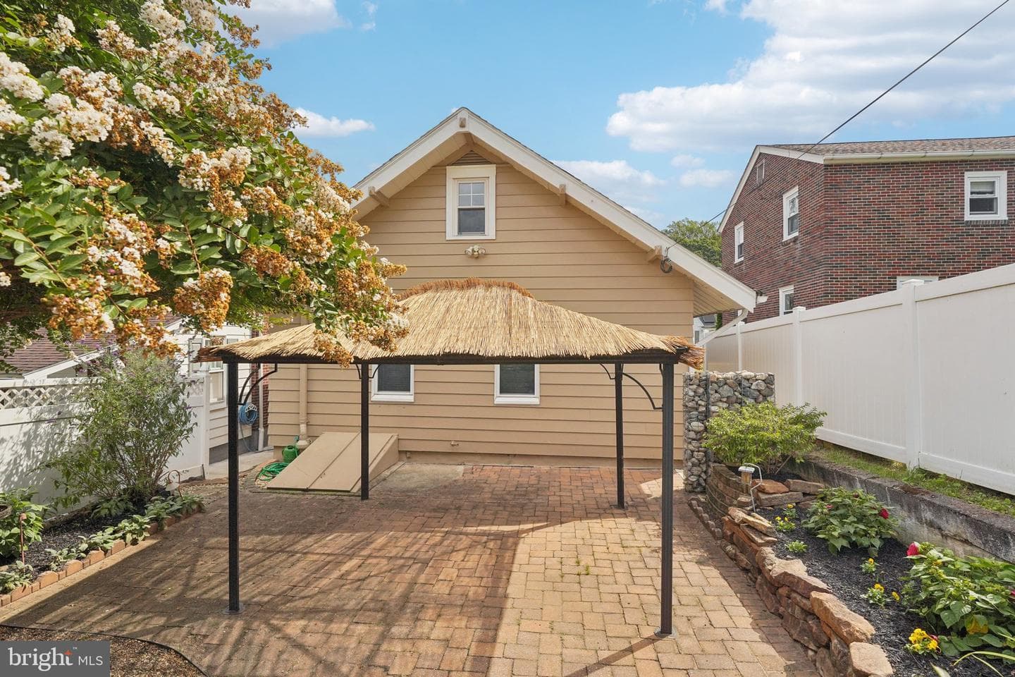 710 Hertzog Avenue photo 21
