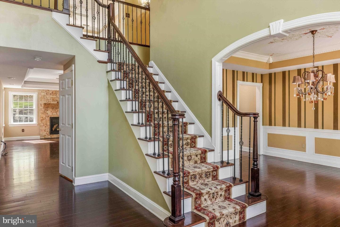 5572 Northwood Drive photo 3
