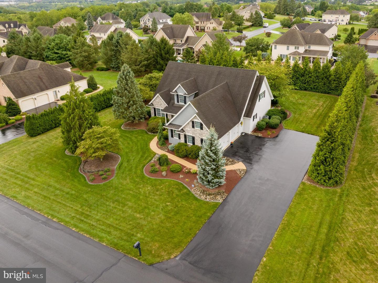 5318 Chariot Drive photo 2