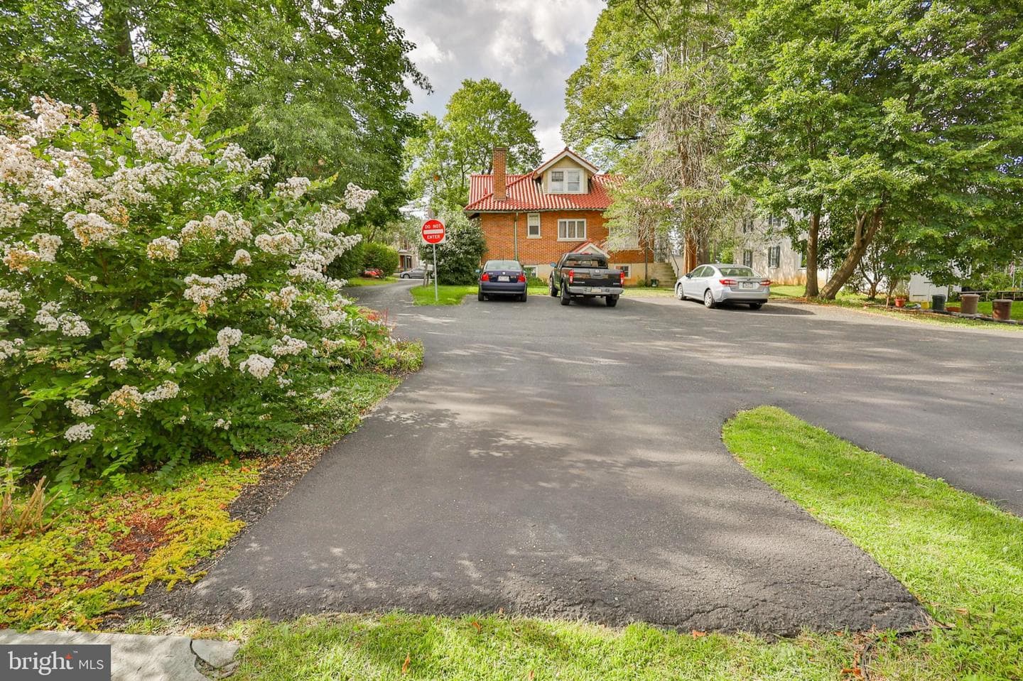106 Garden Court photo 37
