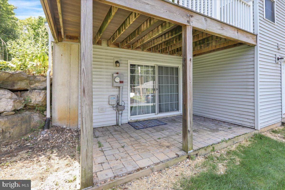 301 Hawthorne Lane photo 4
