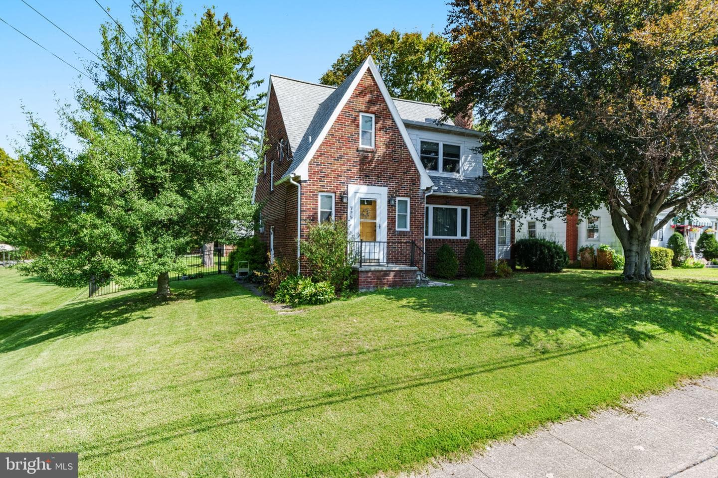 725 E Main Street photo 3