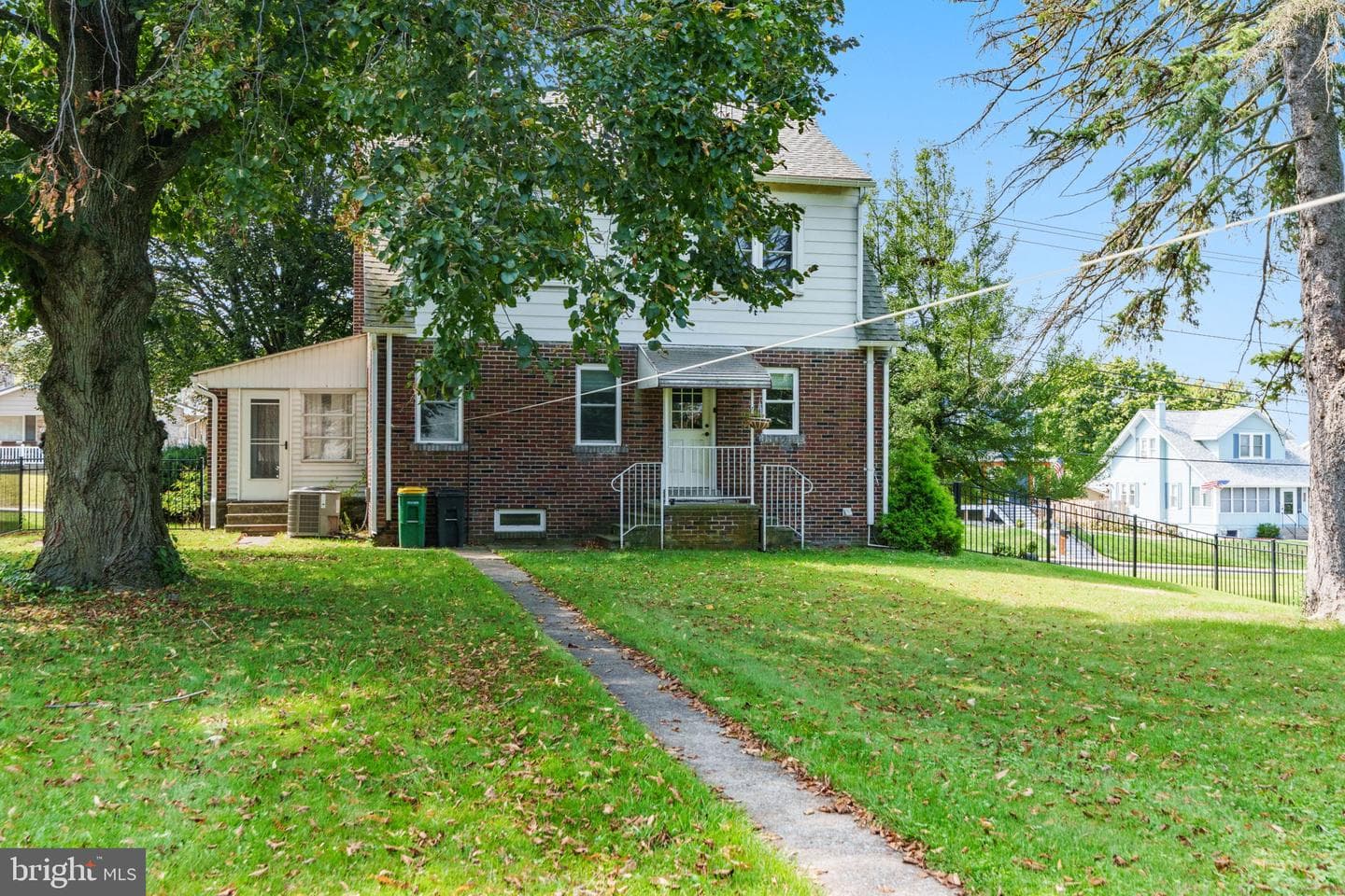 725 E Main Street photo 4