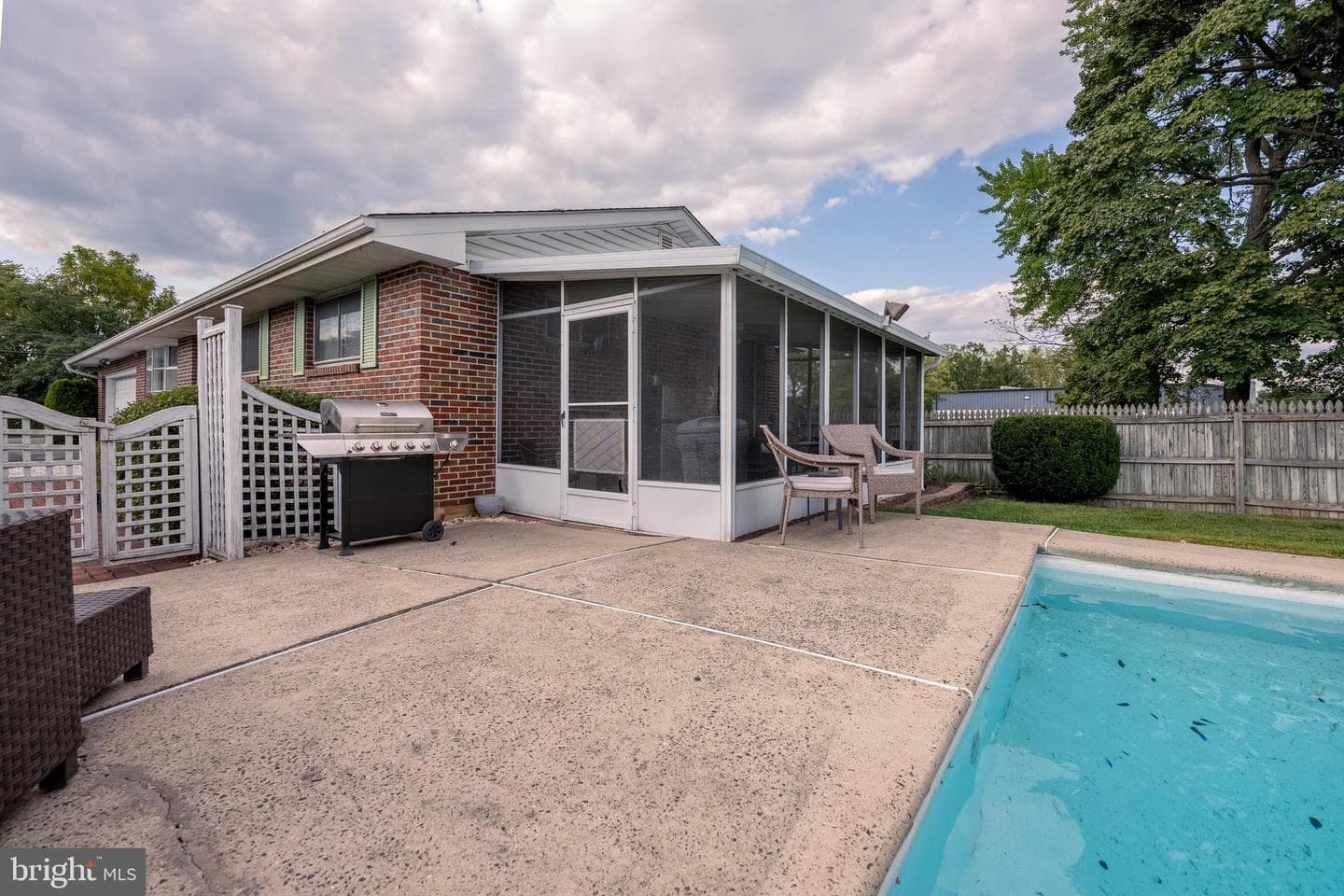 6342 Chapmans Road photo 14