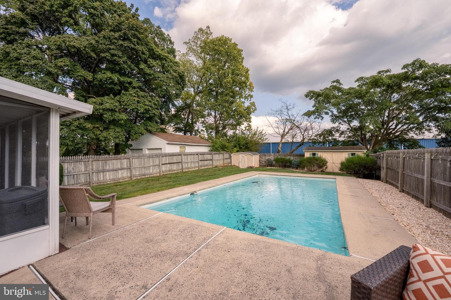 6342 Chapmans Road photo 16