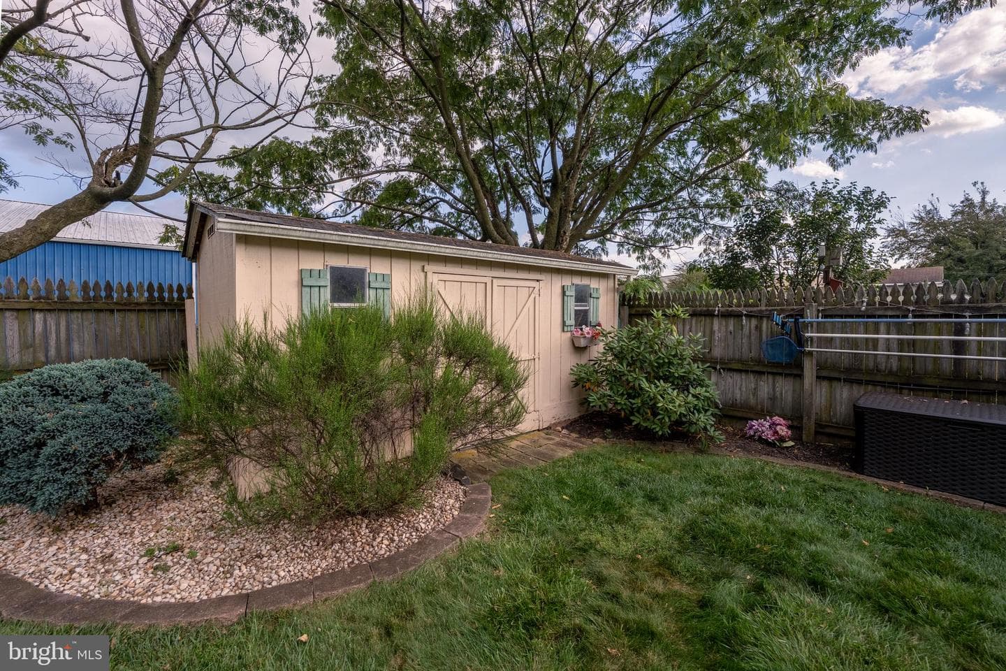 6342 Chapmans Road photo 18
