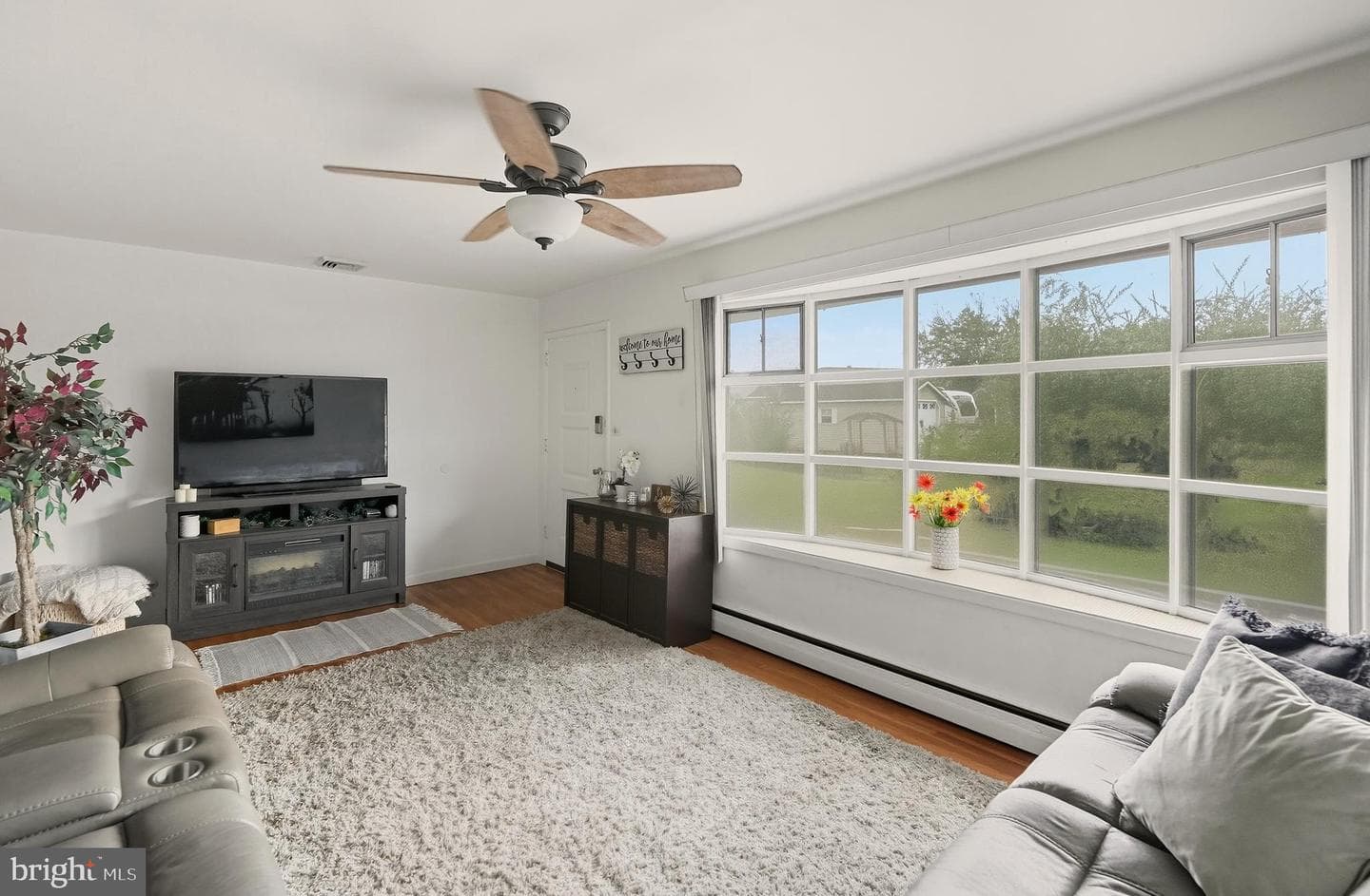 6342 Chapmans Road photo 2