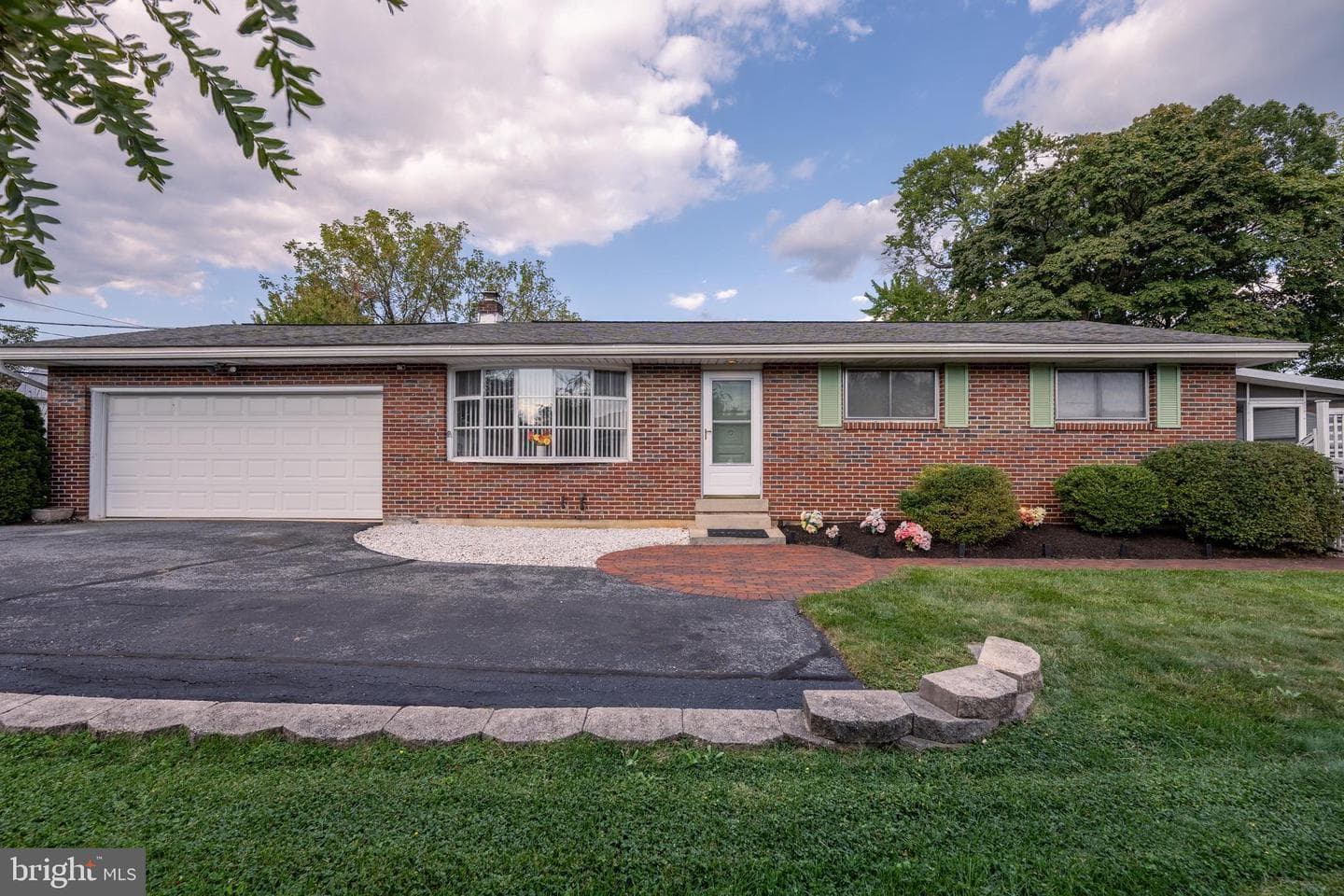 6342 Chapmans Road photo 20
