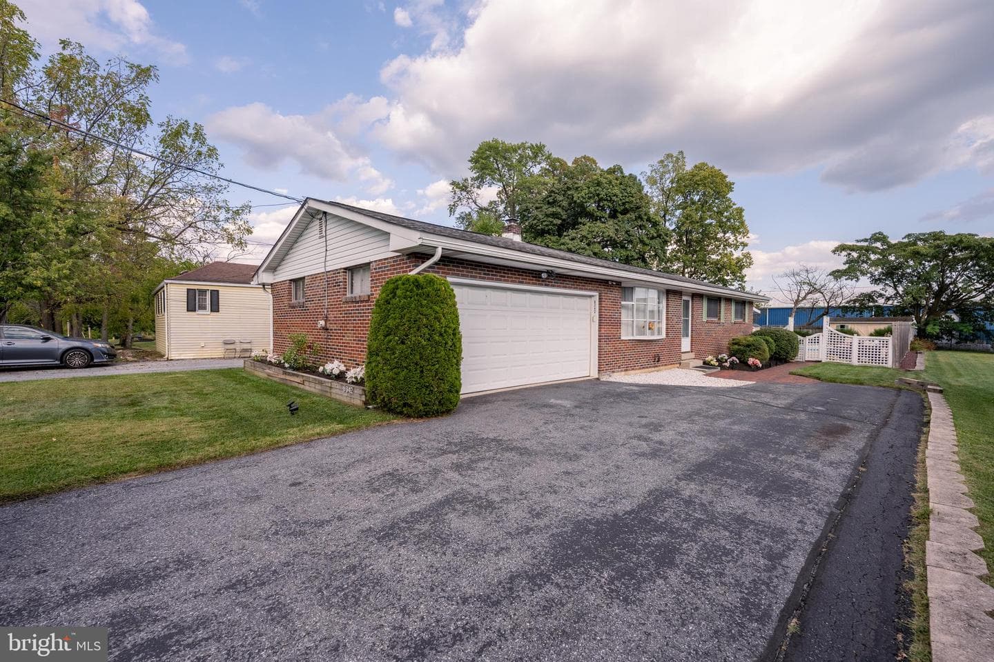 6342 Chapmans Road photo 22