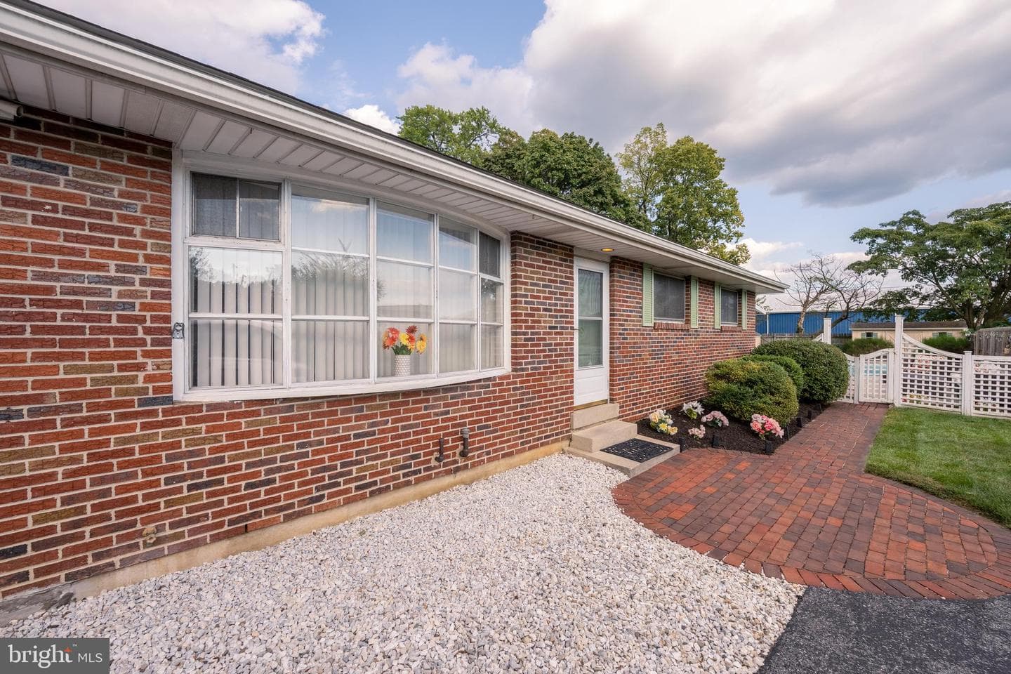 6342 Chapmans Road photo 23