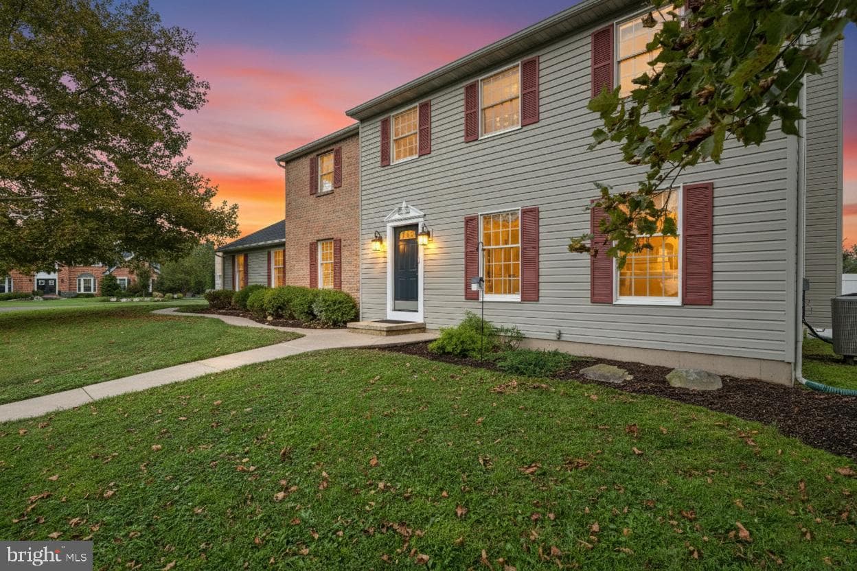 4880 Mar Street photo 2