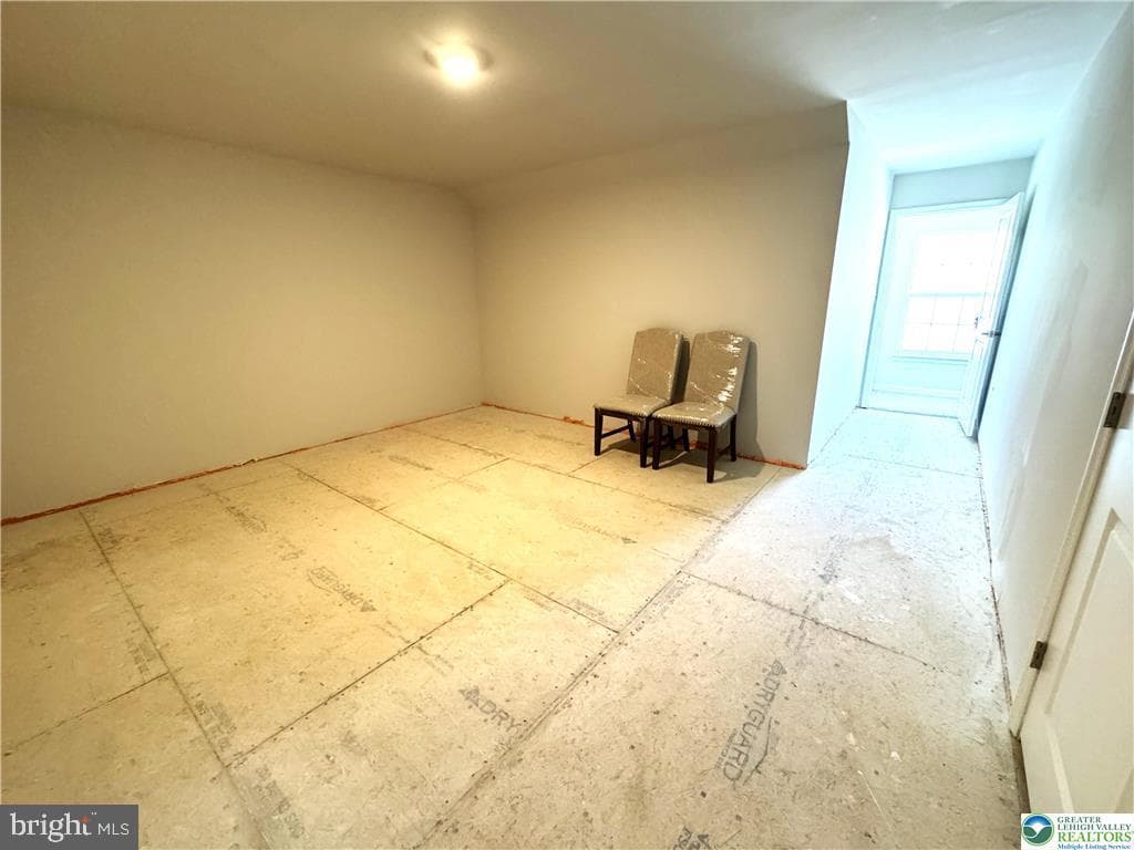8031 Schaefer Crest photo 15