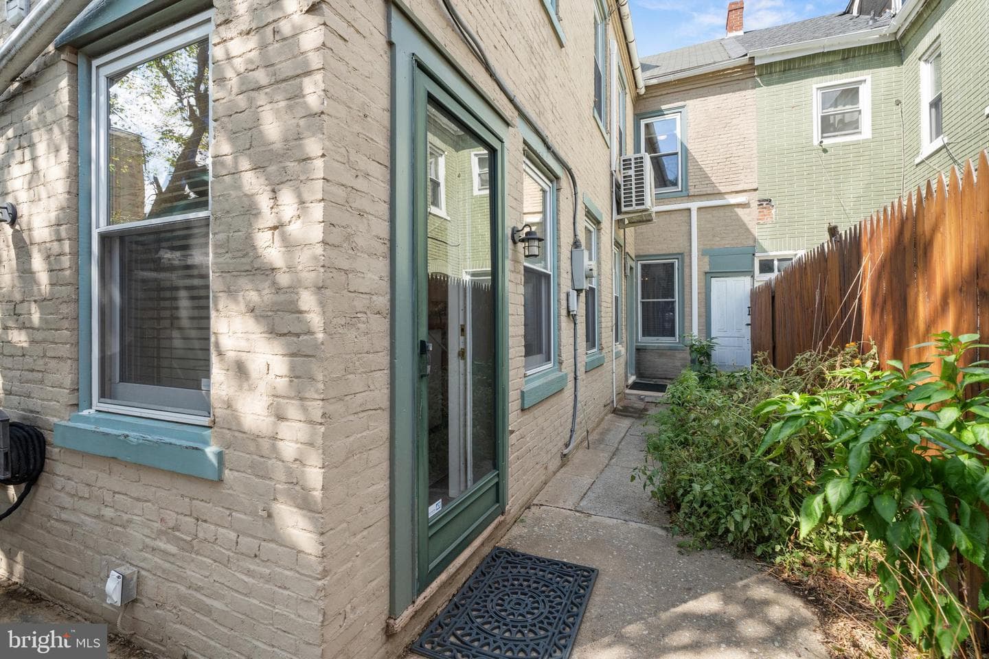 828 W Gordon Street photo 45