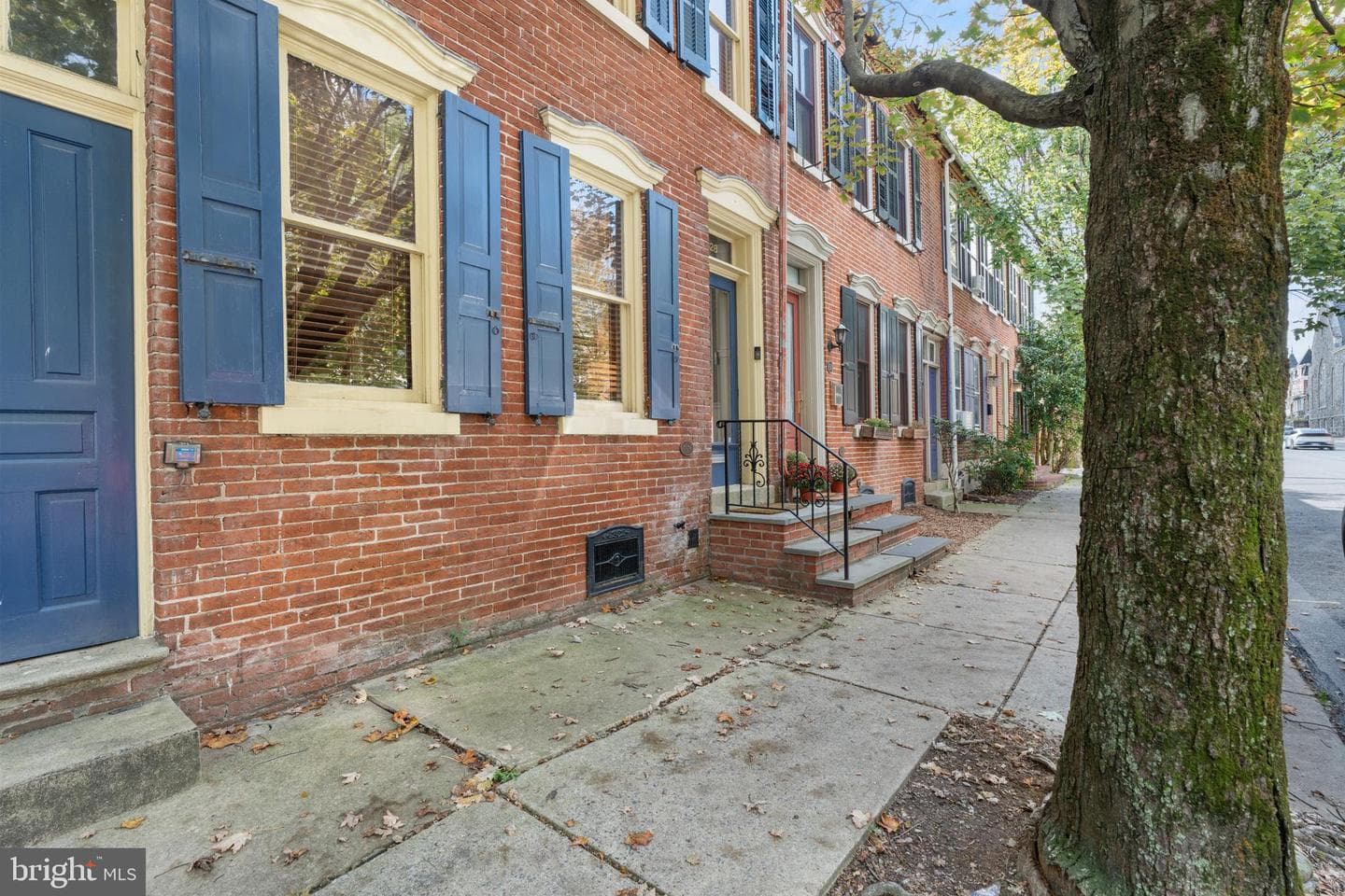 828 W Gordon Street photo 5
