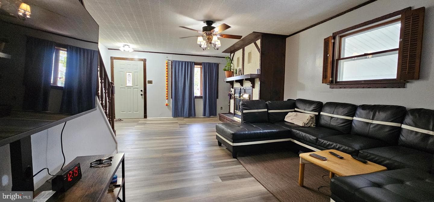 1309 Greenview Drive photo 6