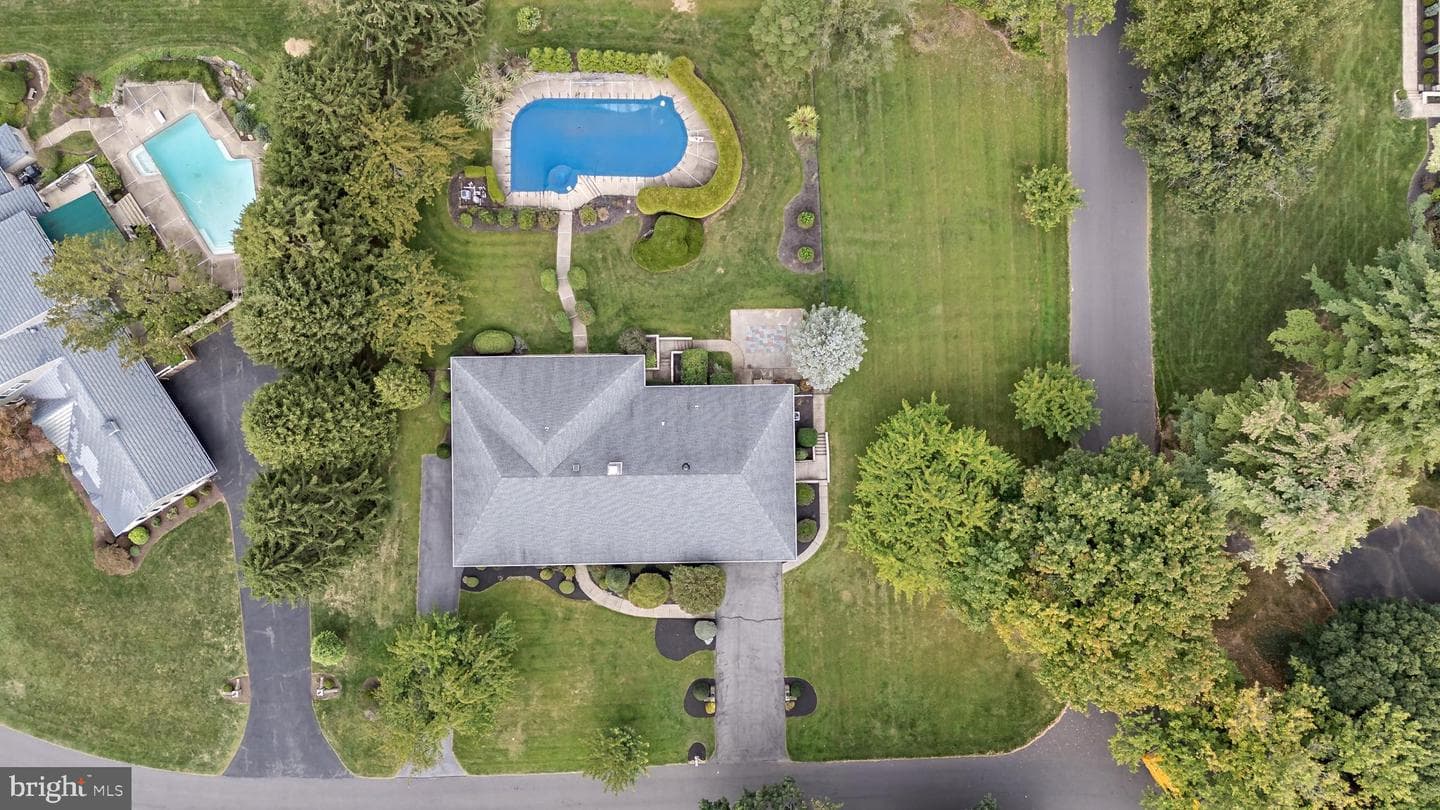 871 Robin Hood Drive photo 46
