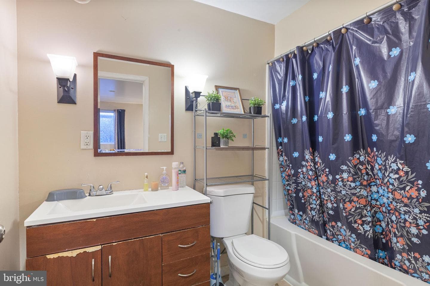 227 E Court Street photo 32