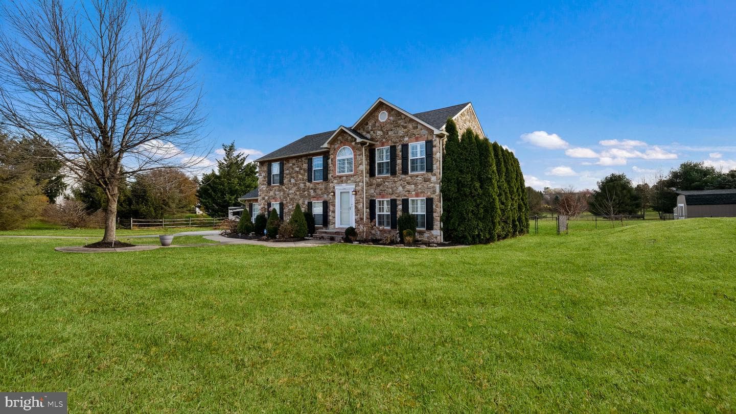 9032 Claussville Road photo 2