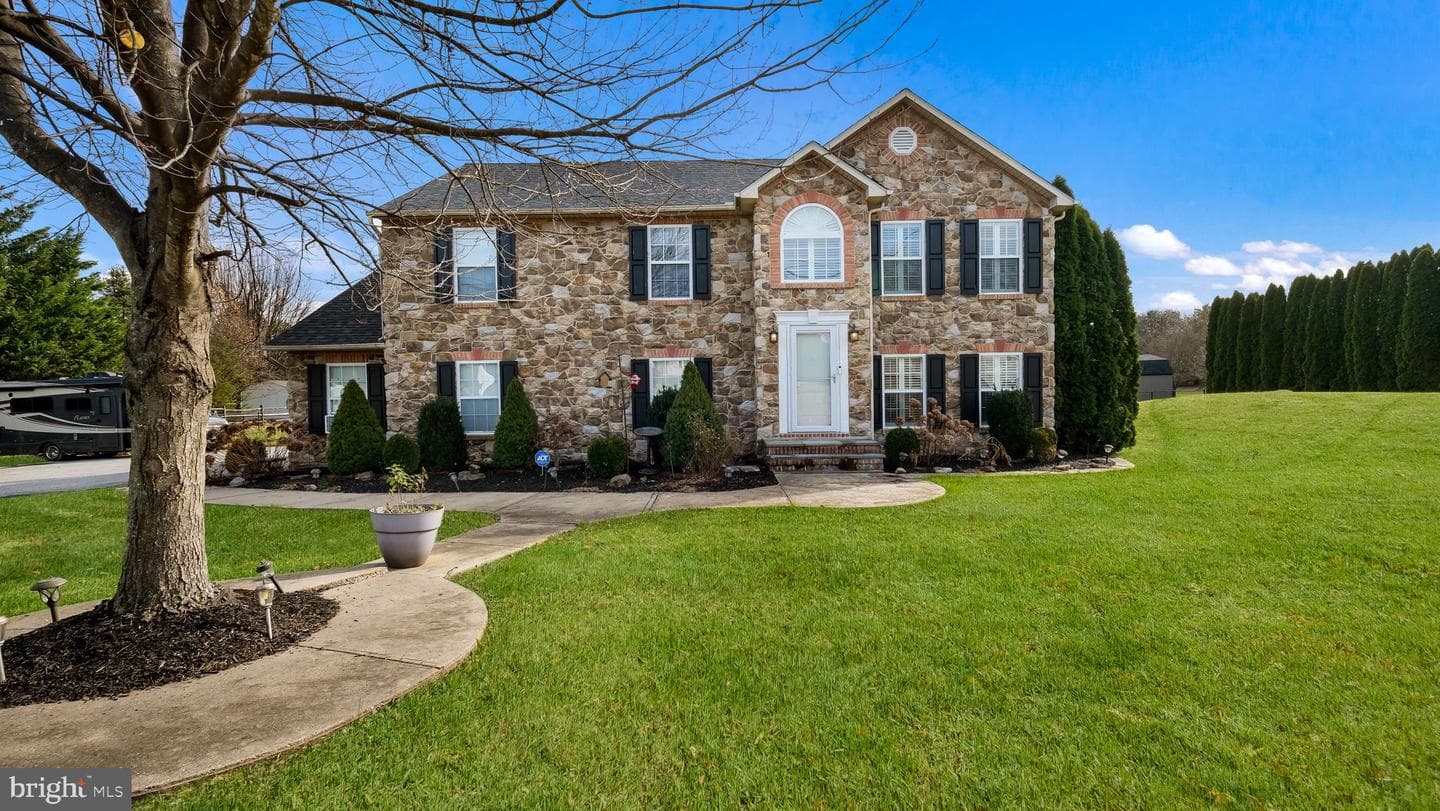 9032 Claussville Road photo 3