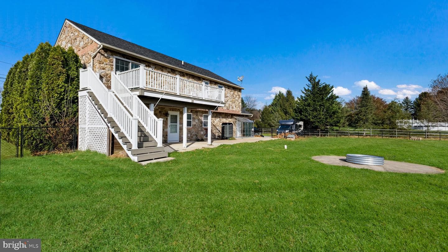 9032 Claussville Road photo 40