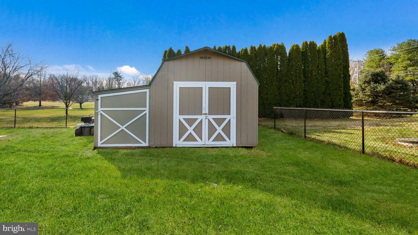 9032 Claussville Road photo 5