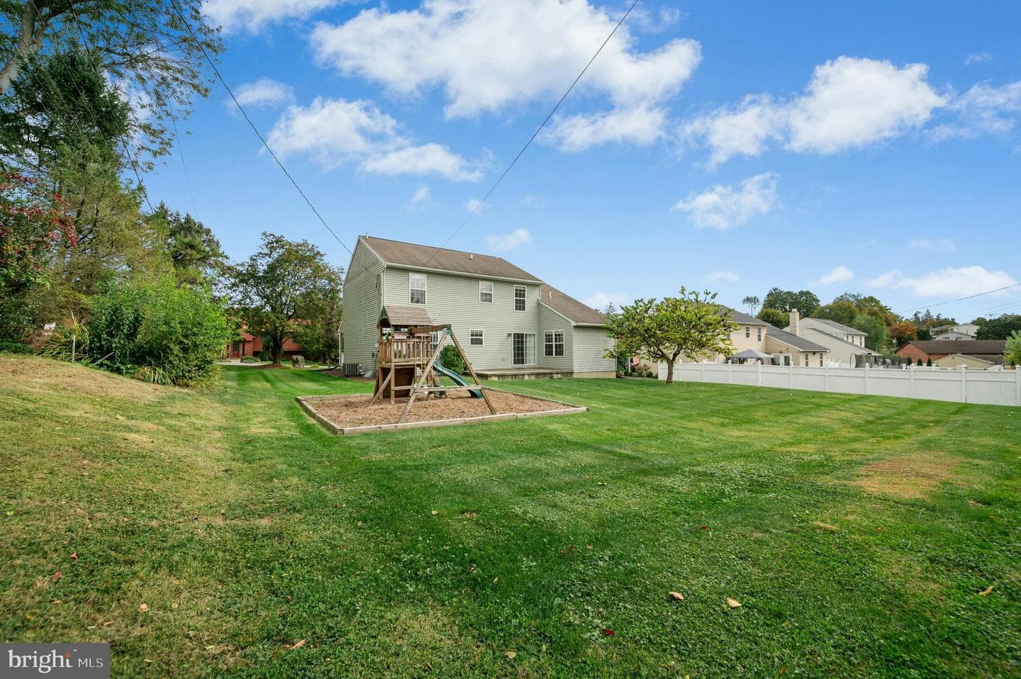 430 N Marshall Street photo 33