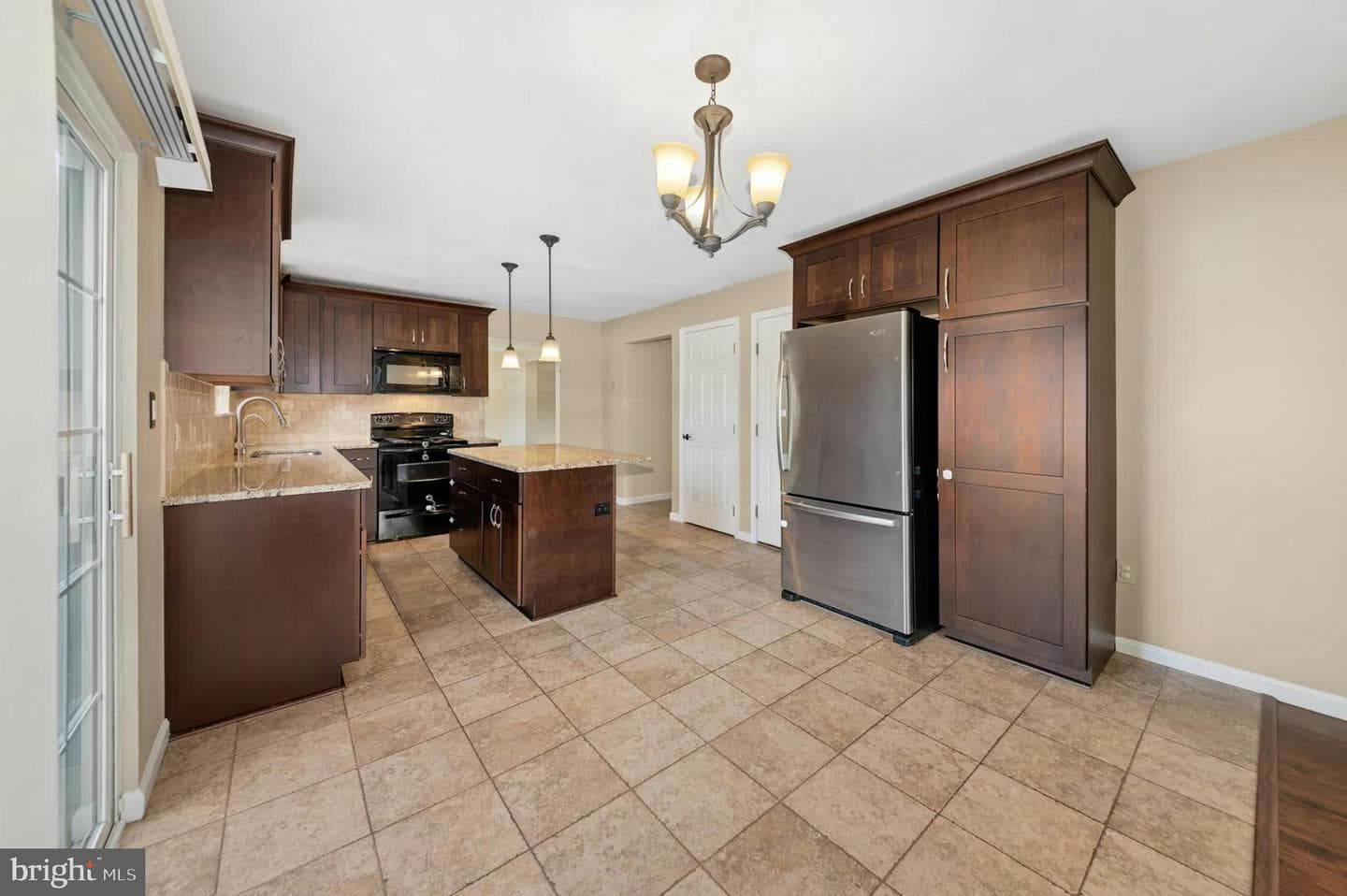 430 N Marshall Street photo 9