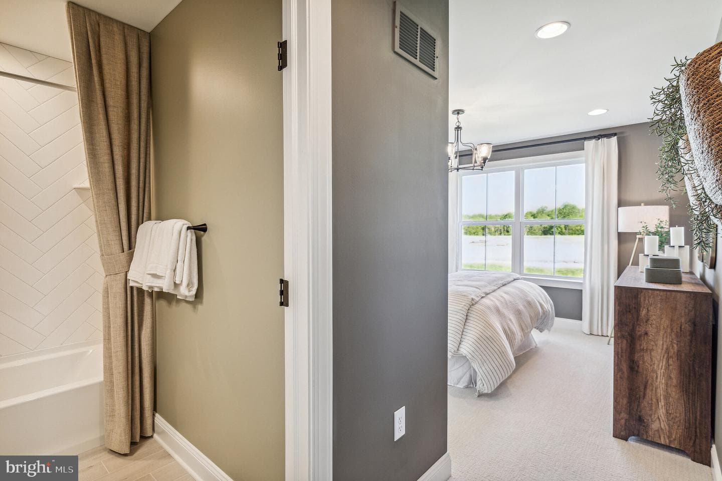 4434 Taviston Court E. photo 42