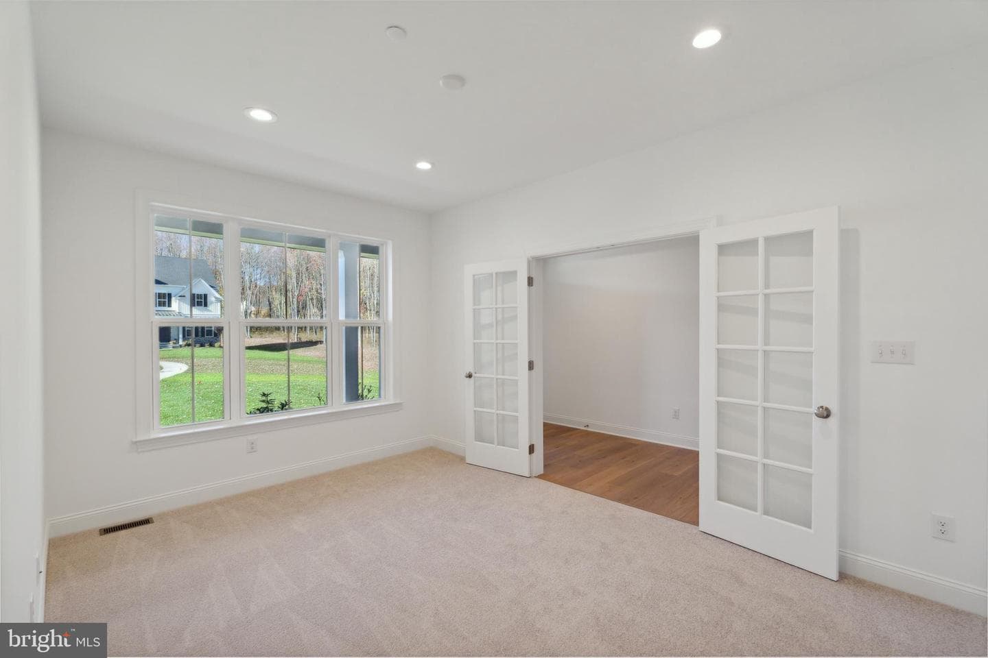 114 Ashford Drive photo 4