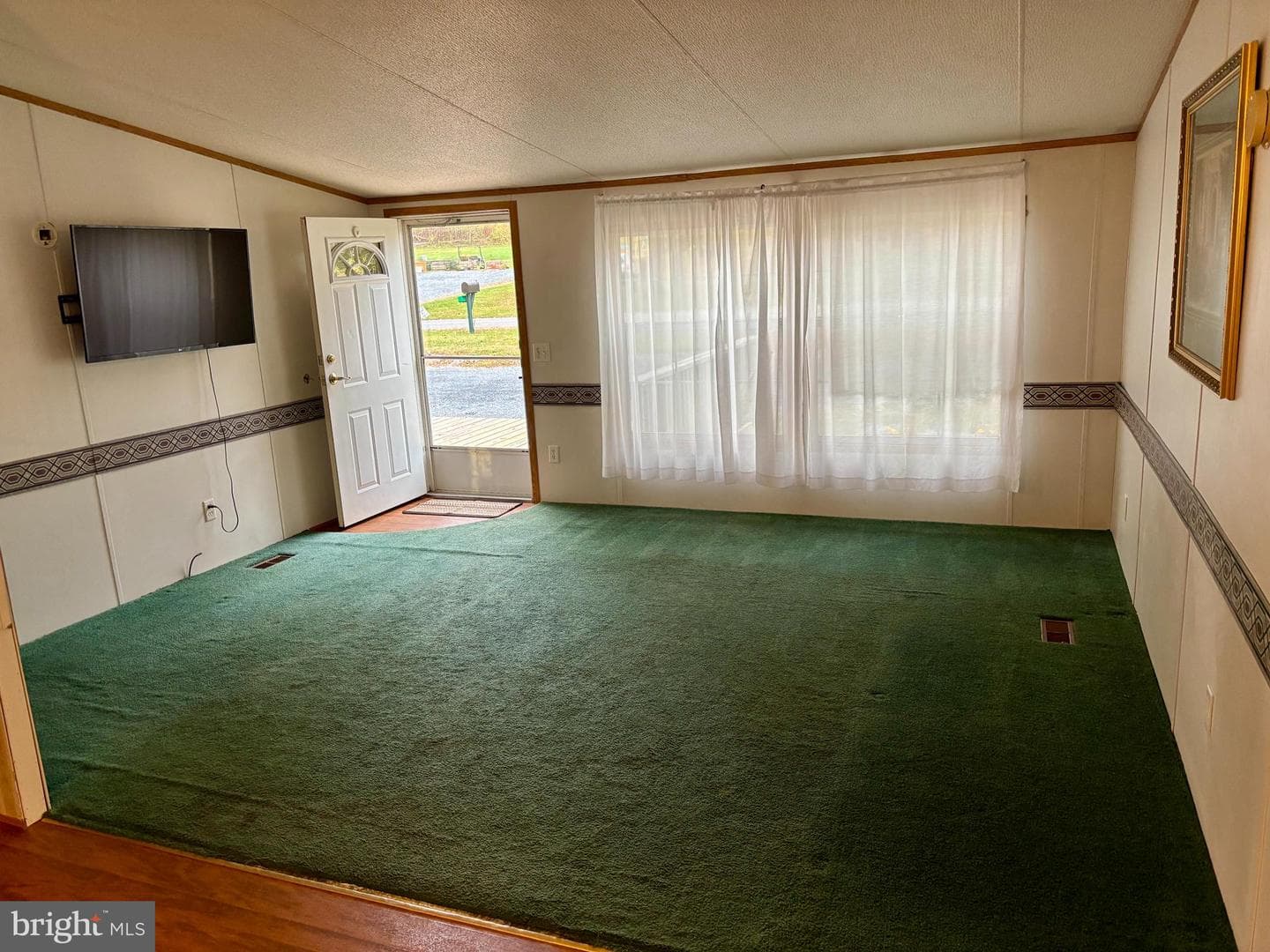 8568 Deer Road photo 2