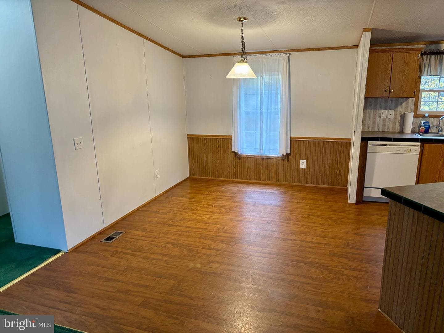 8568 Deer Road photo 3
