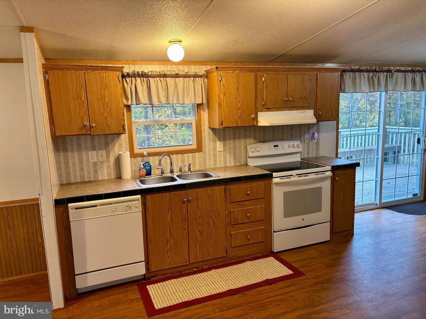 8568 Deer Road photo 4