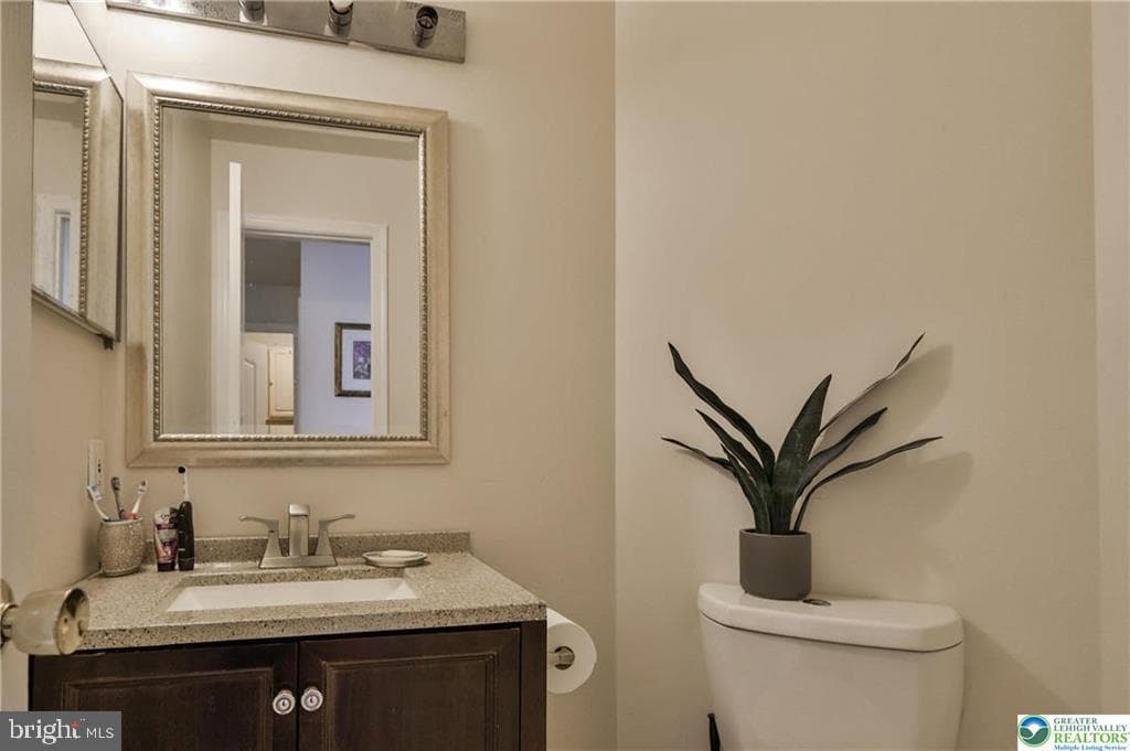 204 Ridings Circle photo 11